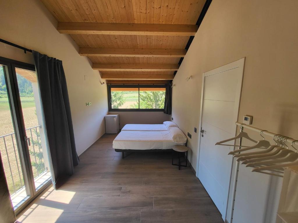 Ca n'Aliguer - Habitación Triple Con Baño Privado