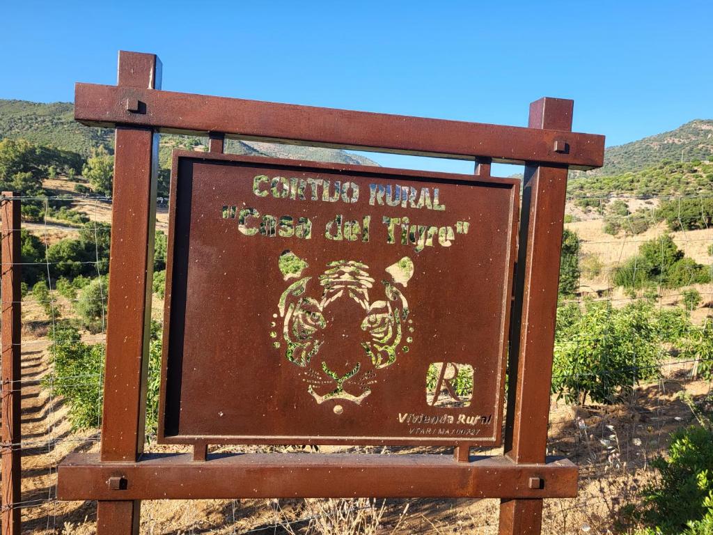 ガウシンにあるCasa Rural Casa del Tigreの虎池自然区の標識