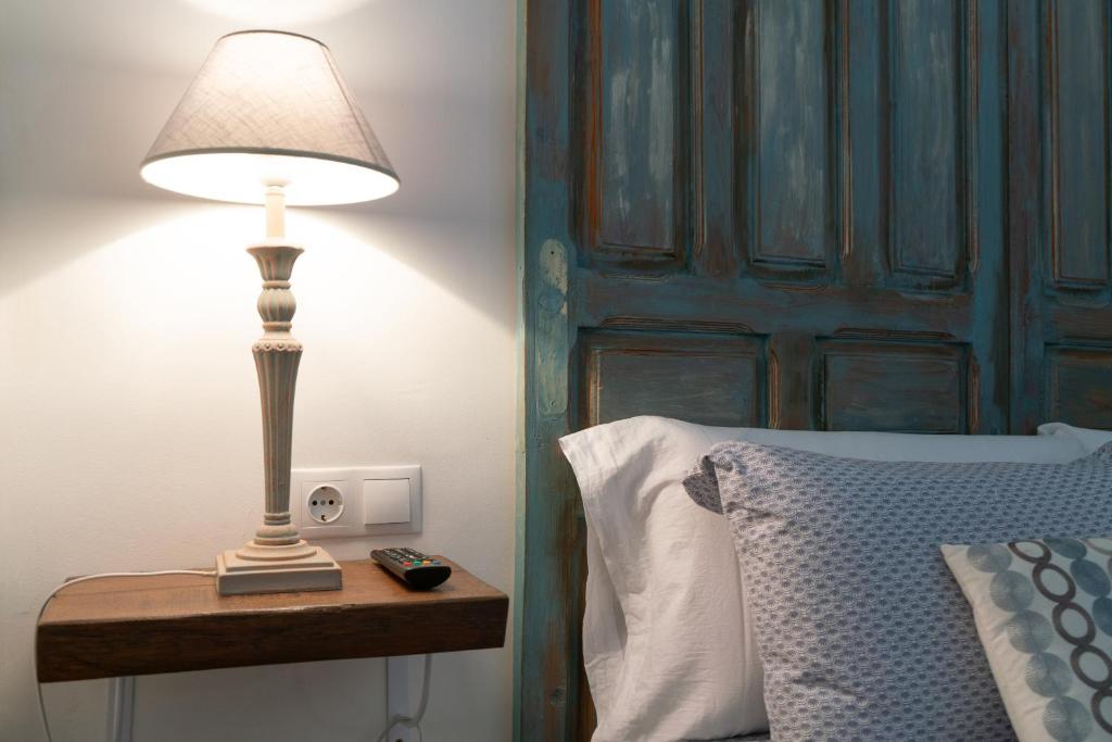 A bed or beds in a room at Apartamento Santa Leocadia