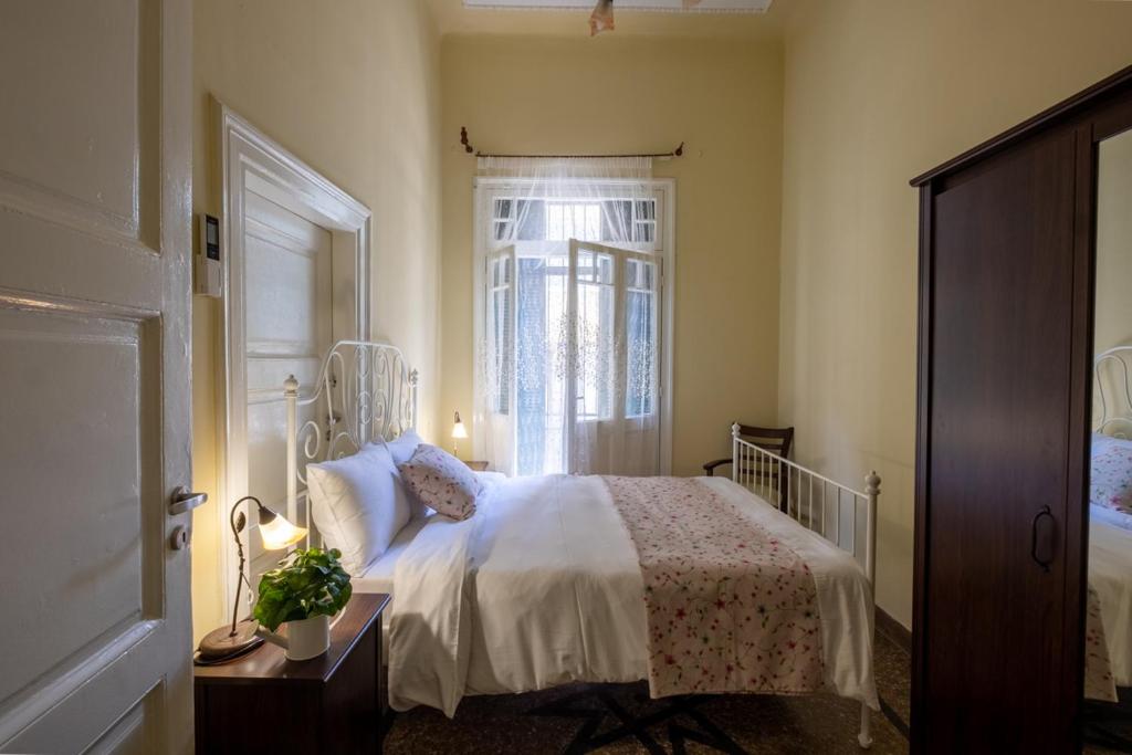 Aristofanous traditional guest house in Psyri