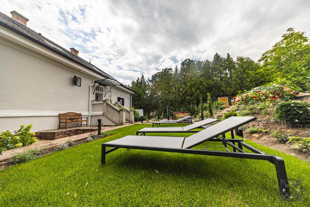 Ogród w obiekcie Villa Chez les Amis - Adults only