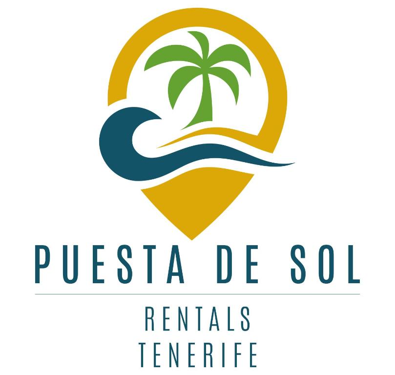 プラヤ・デ・サン・ファンにあるPuesta de Sol Rentals 3CRのヤシの木と海のロゴ