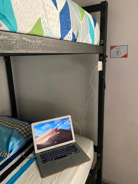 TV a/nebo společenská místnost v ubytování Zebulo Hostel