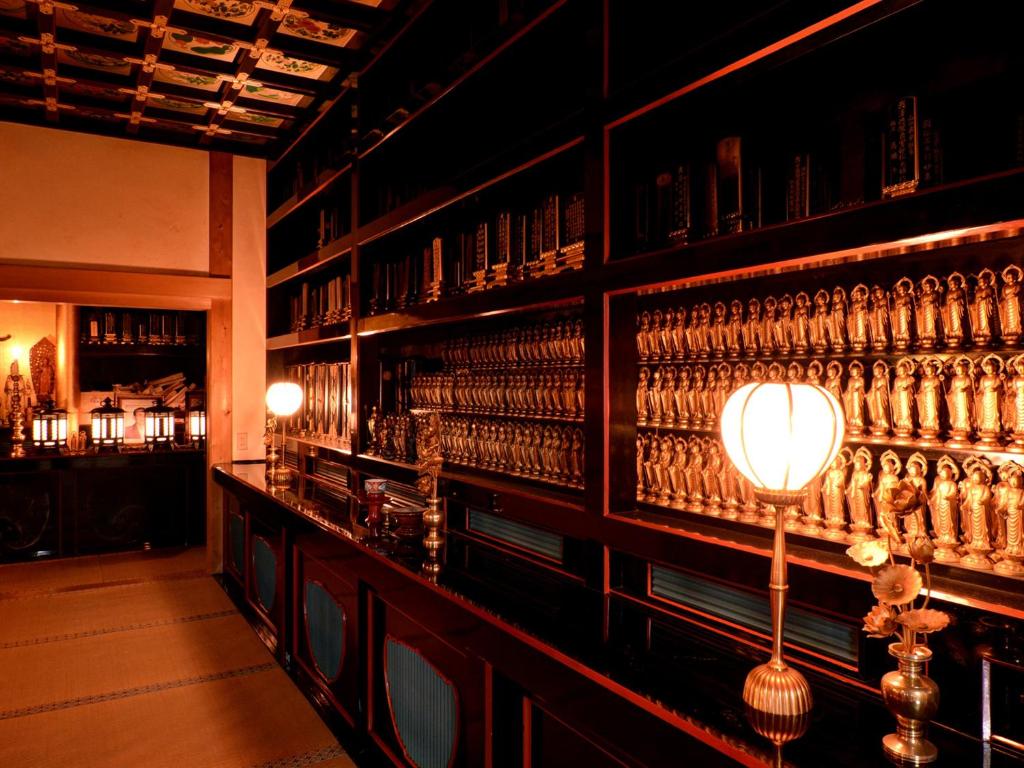Lounge nebo bar v ubytování 密厳院