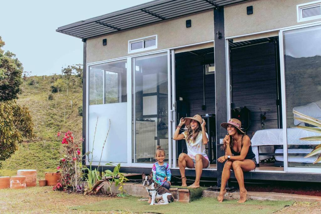 Galería fotográfica de TINY HOUSE , frente al lago en Calima