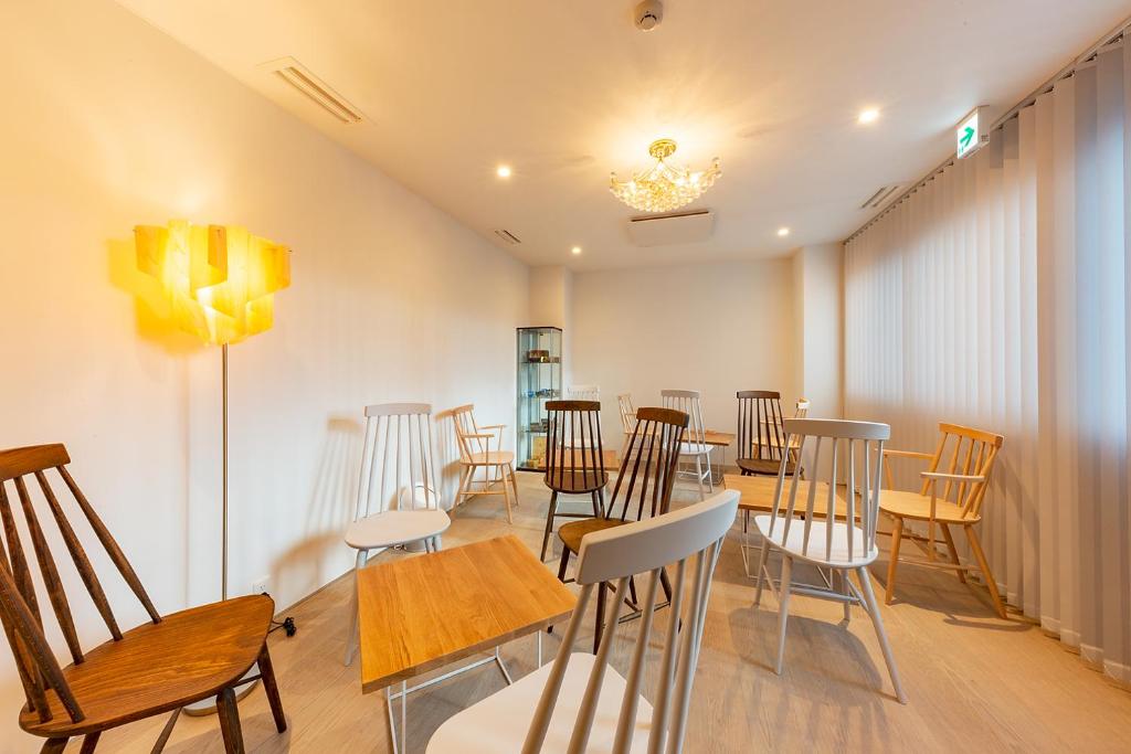 Posezení v ubytování plat hostel keikyu sapporo ichiba
