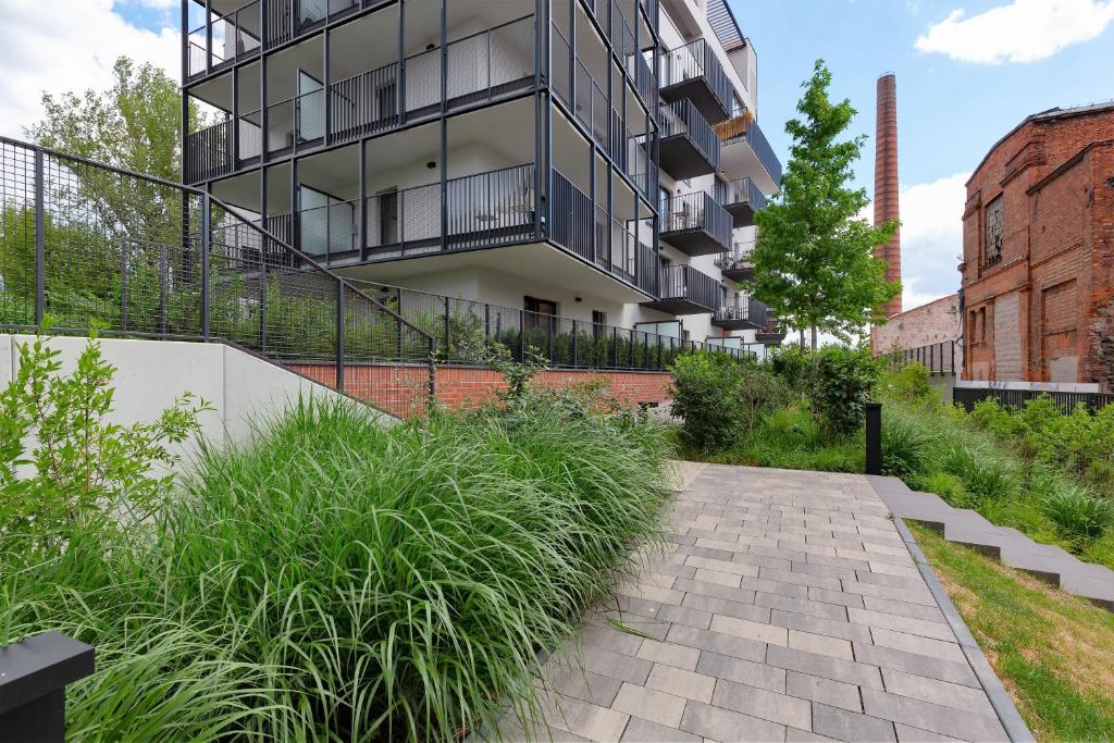 Vonkajšia záhrada v ubytovaní Warszawa Bohema Szwedzka Apartment by Noclegi Renters