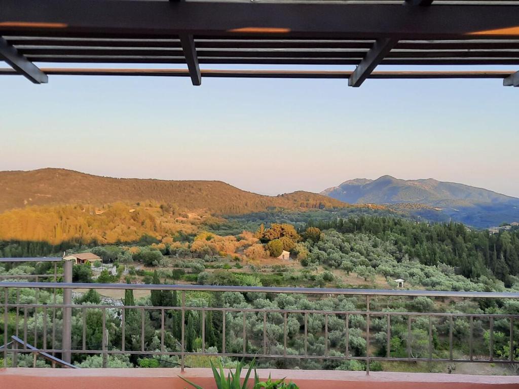 Zdjęcie z galerii obiektu Lefkas Kavalos Villa kavalina w mieście Asprogerakata