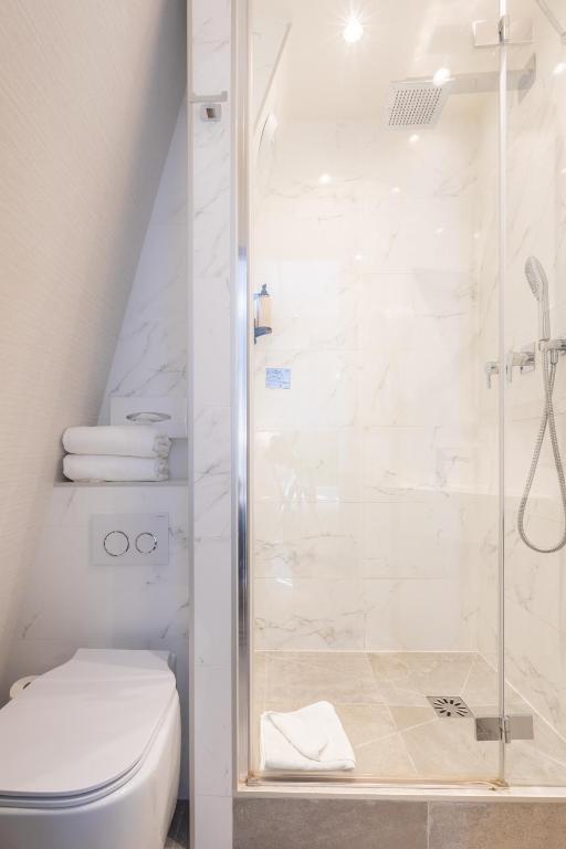 Prince Albert Lyon Bercy - Resim 23