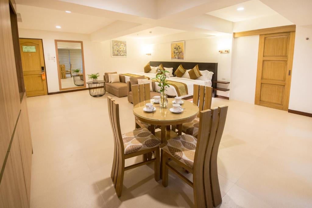 Commander Suites de Boracay - Sala Da Suíte Familiar