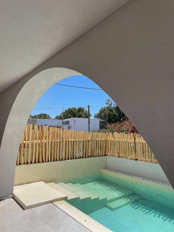 Bazén v ubytování Opalia Suites nebo v jeho okolí