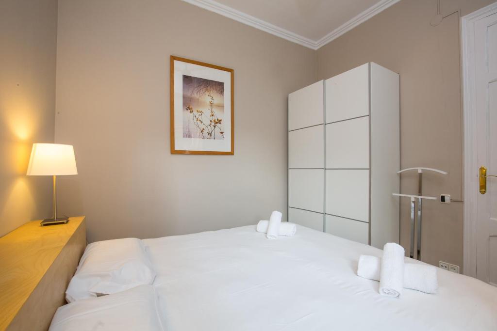 Housalia Sagrada Familia - Apartamento De Tres Dormitorios B - Aragó 423