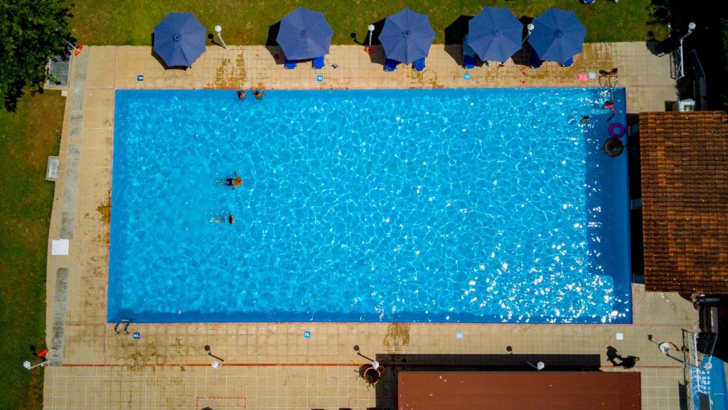 Bazén v ubytování Tsamadanis Hotel & Bungalows Friends Family nebo v jeho okolí