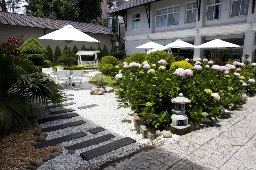 Zahrada ubytování Muong Thanh Holiday Da Lat Hotel