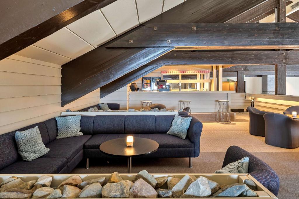 Posezení v ubytování Ranten Hotell Best Western Signature Collection