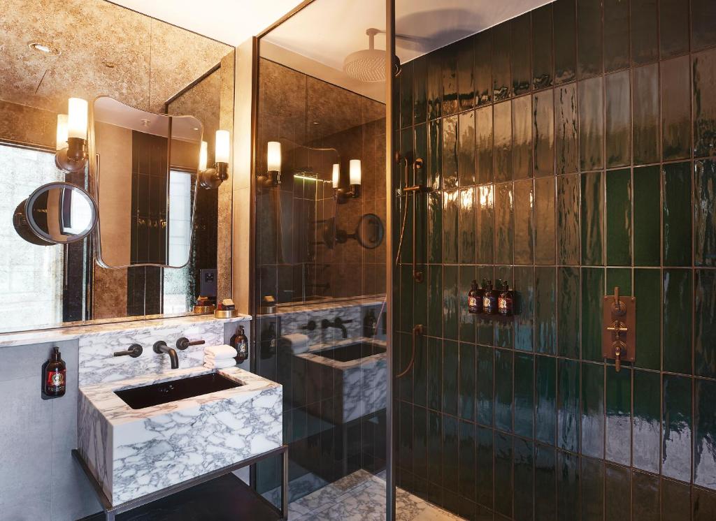 Chateau Denmark London - Resim 31