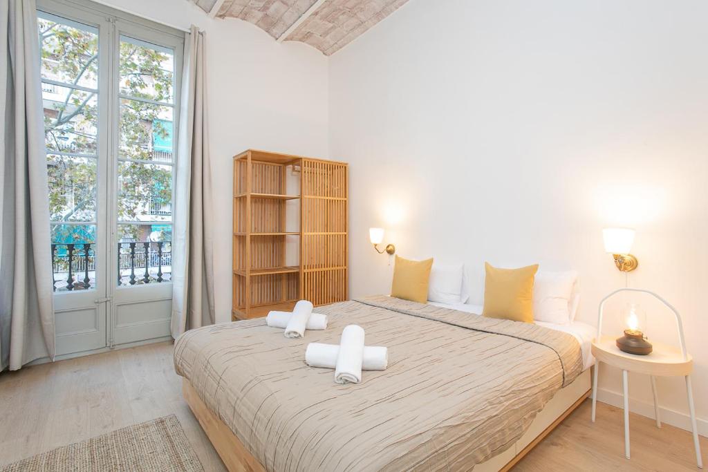Canela Homes BARCELONA MARINA - Three-Bedroom Apartment