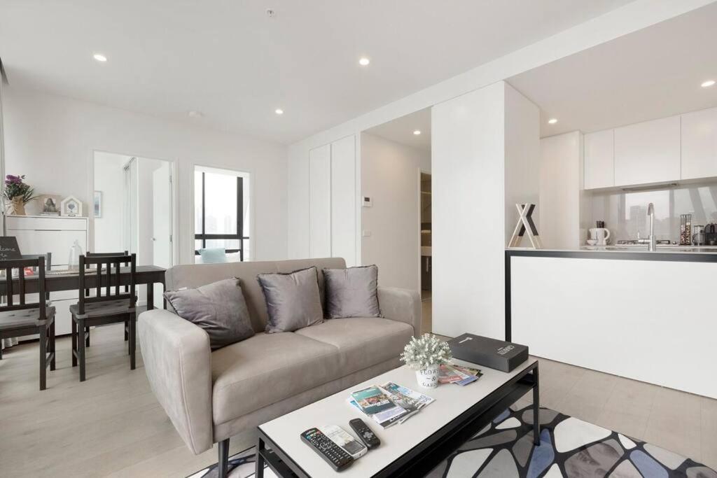 Modern 2 Beds Apartment with Amazing City View - Twee Slaapkamers Appartement
