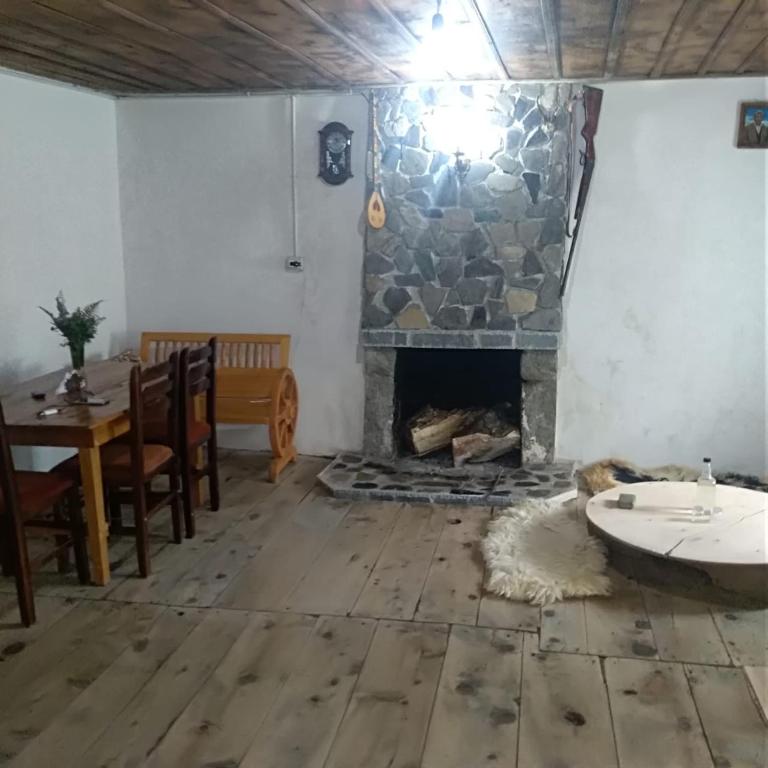 Marash Rrgalla Guesthouse - Imazhi 3