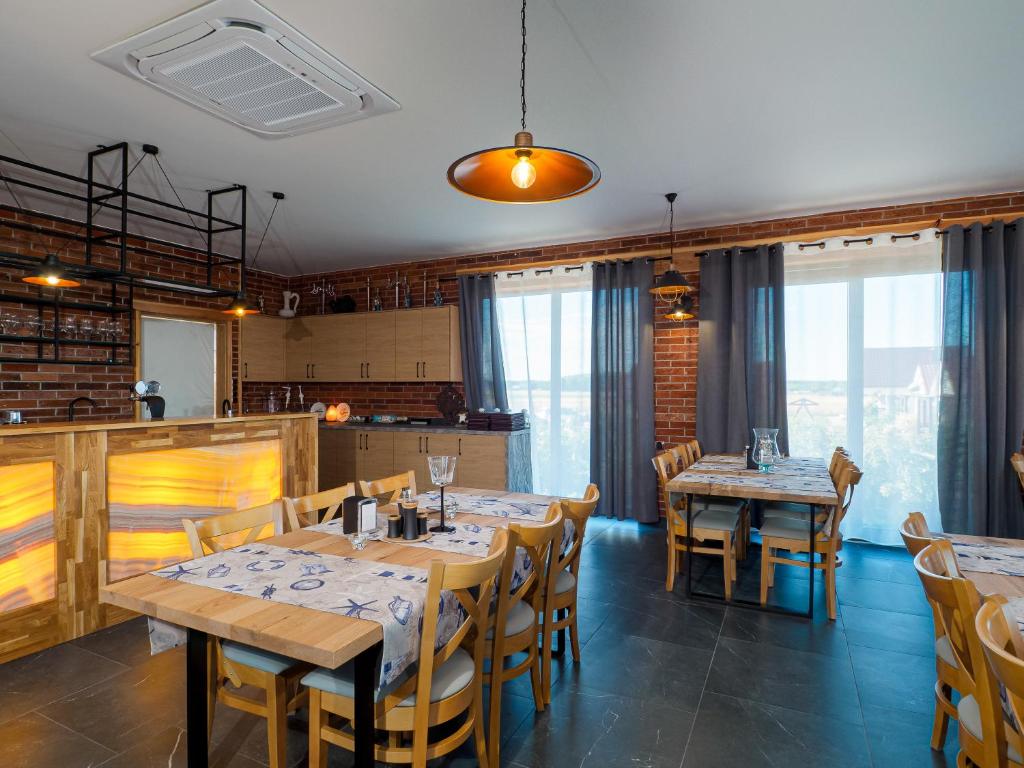 Restauracja lub miejsce do jedzenia w obiekcie Ostoja Maltańska