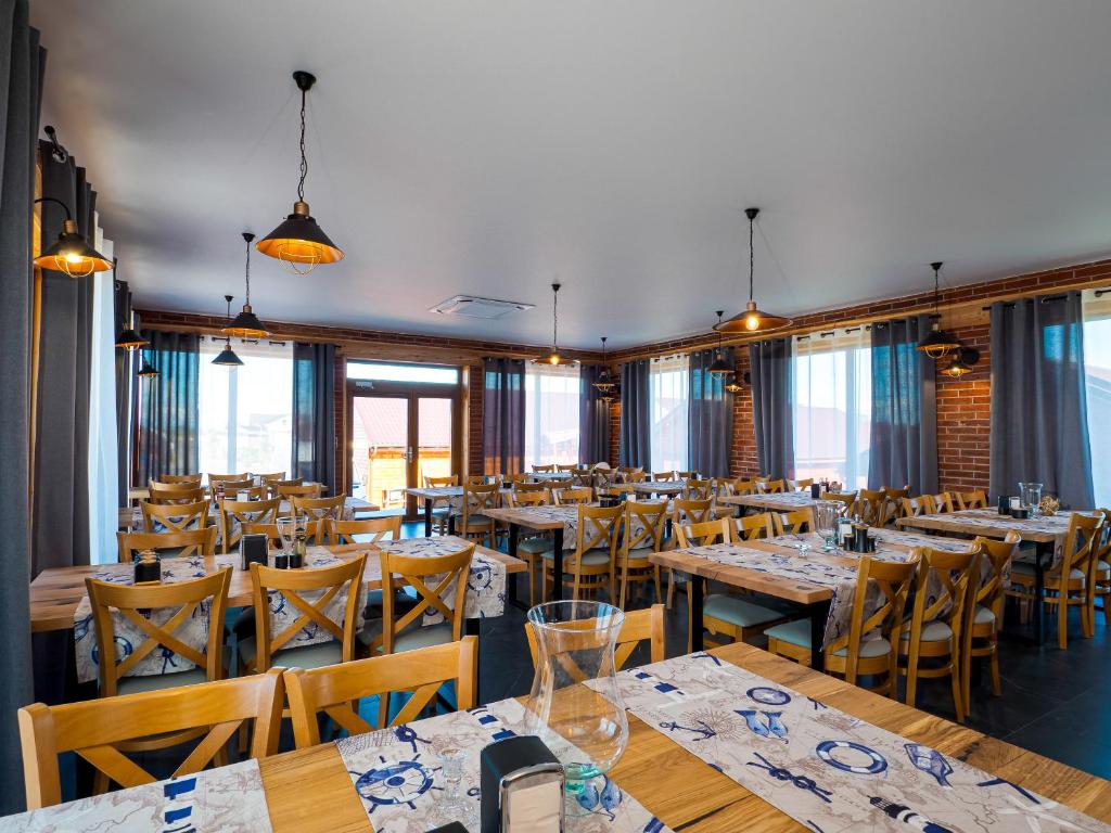 Restauracja lub miejsce do jedzenia w obiekcie Ostoja Maltańska