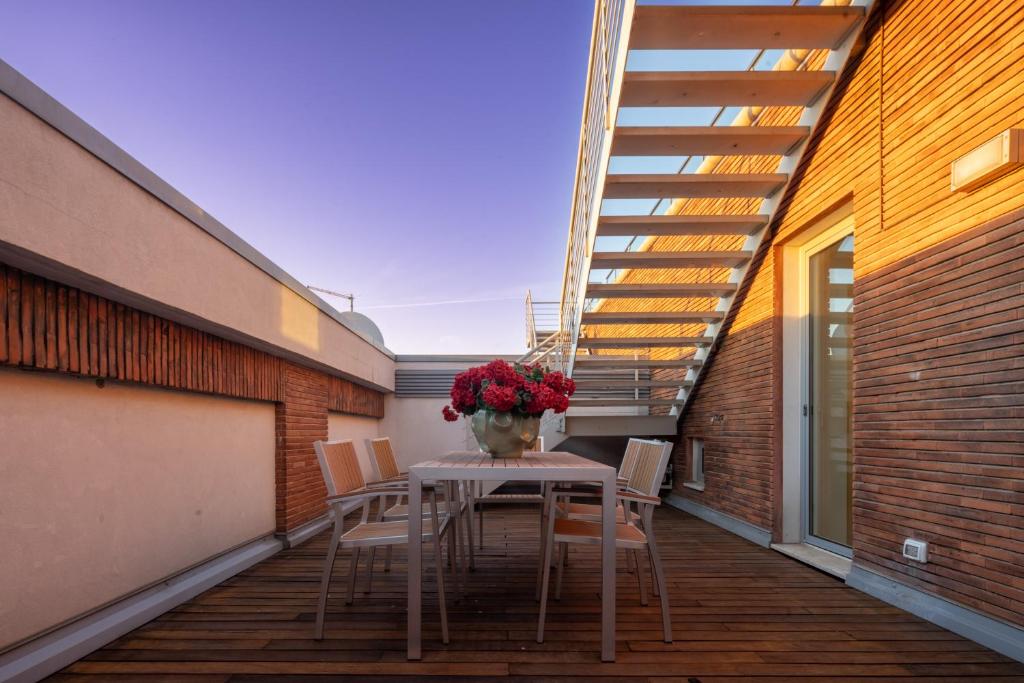 Centrale Mazzoni Apartments R&R - Apartment With Terrace