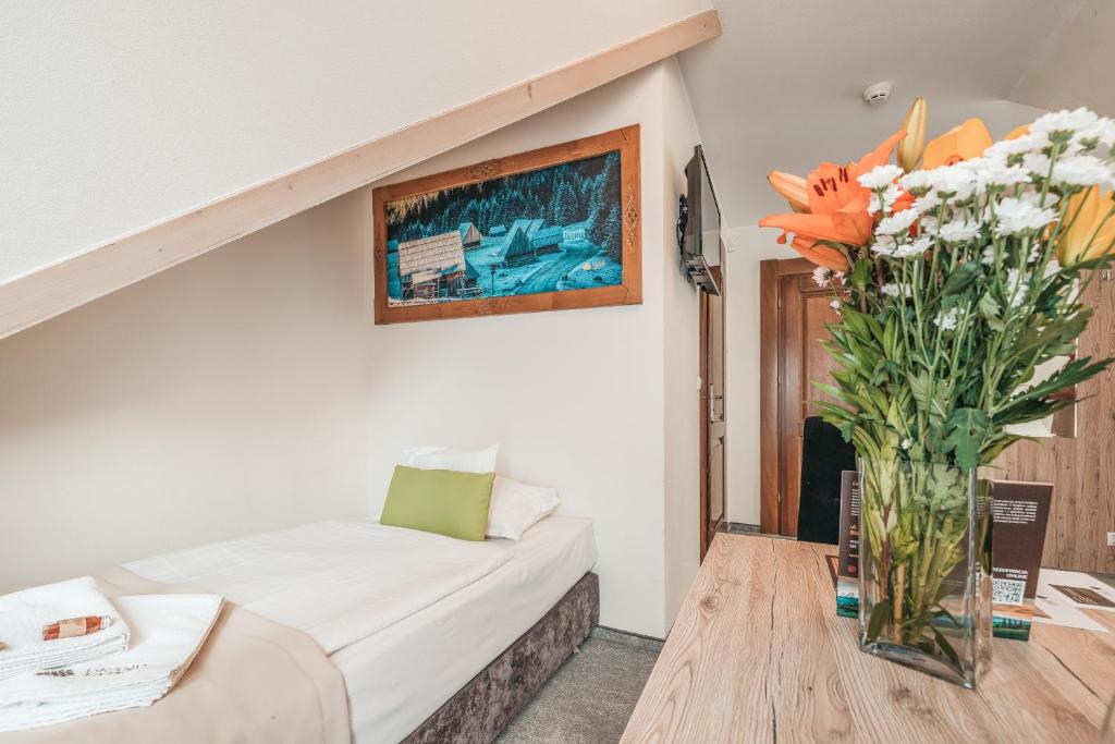 Grand Tatry - miejsce na wyjątkowy pobyt dla Ciebie i Twojej rodziny! - sauna i jacuzzi wliczone w cenę pobytu - 10 minut pieszo od Term Bania - Quadruple Room