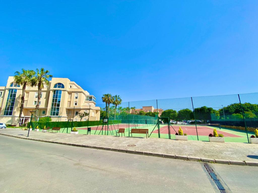 Alicante Golf Hoyo 18 4-6 Pax. piscina, wifi, parking privado ...