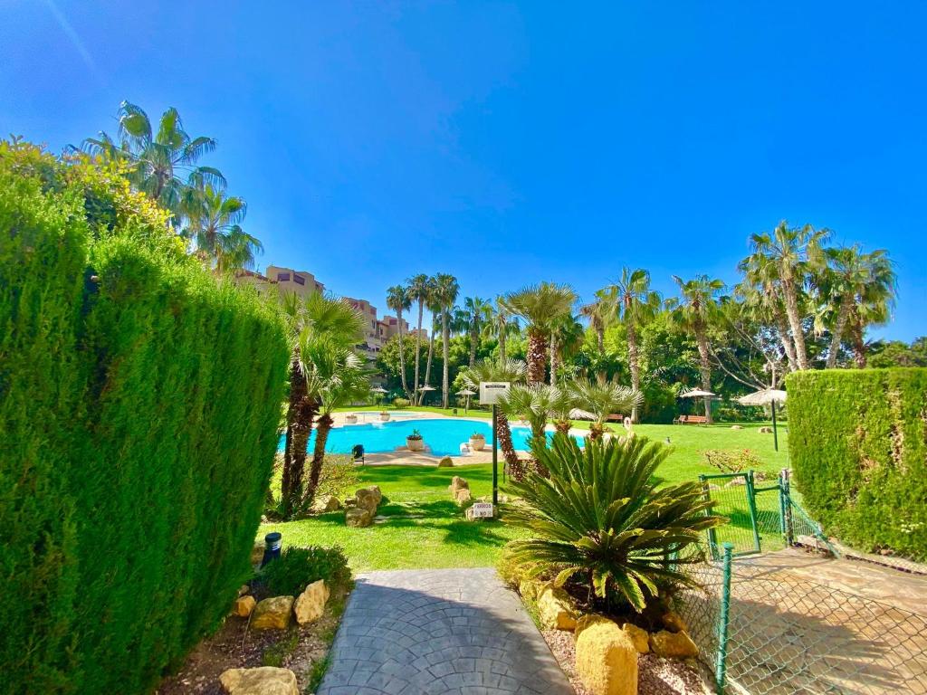 Bazén v ubytování Alicante Golf Hoyo 18 4-6 Pax. piscina, wifi, parking privado. nebo v jeho okolí