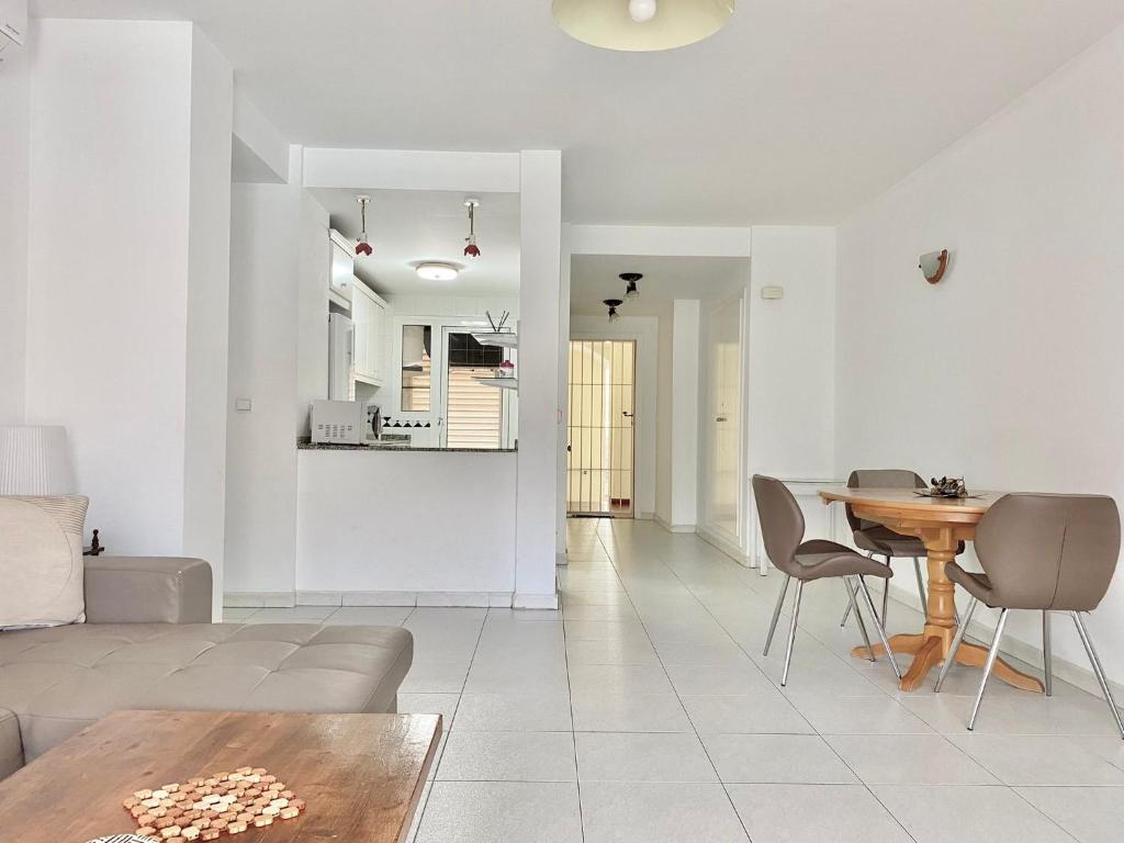 Kuchyň nebo kuchyňský kout v ubytování Alicante Golf Hoyo 18 4-6 Pax. piscina, wifi, parking privado.
