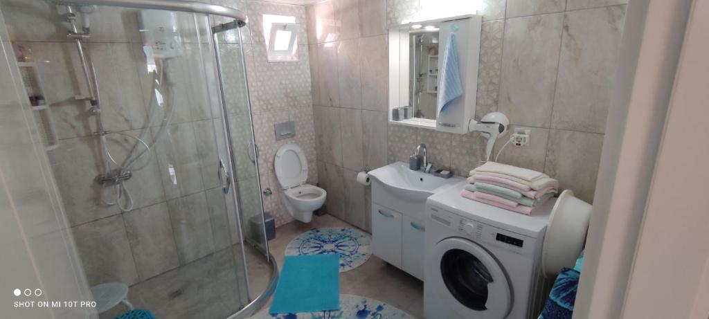 Koupelna v ubytování Family Apart-Hotel ''2022''- 5