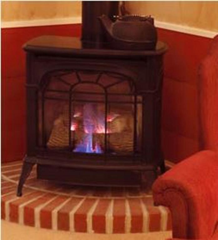 Munro House Bed and Breakfast - Queen Room With Spa Bath - George's Room