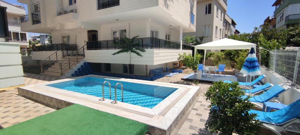 Bazén v ubytování Family Apart-Hotel ''2022''- 5 nebo v jeho okolí