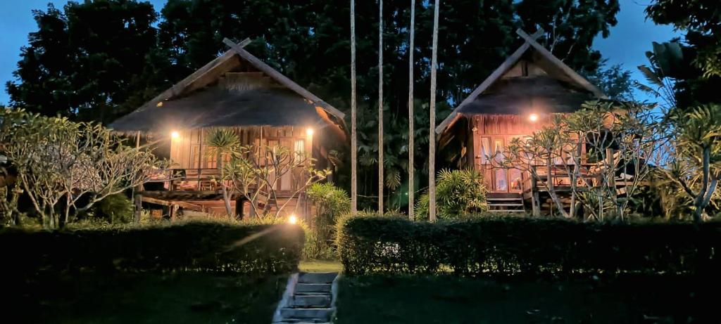 Vimarnkiri Resort - 16