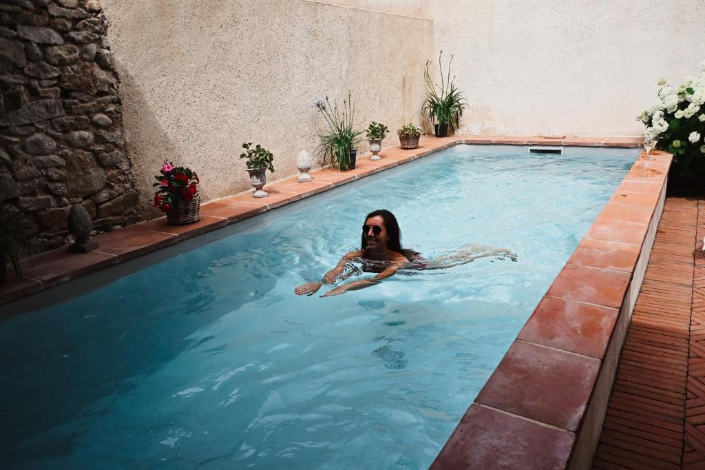 Bazén v ubytování Demeure de la Carmine, sejour bien-etre d'exception, piscine, hammam, champagne nebo v jeho okolí