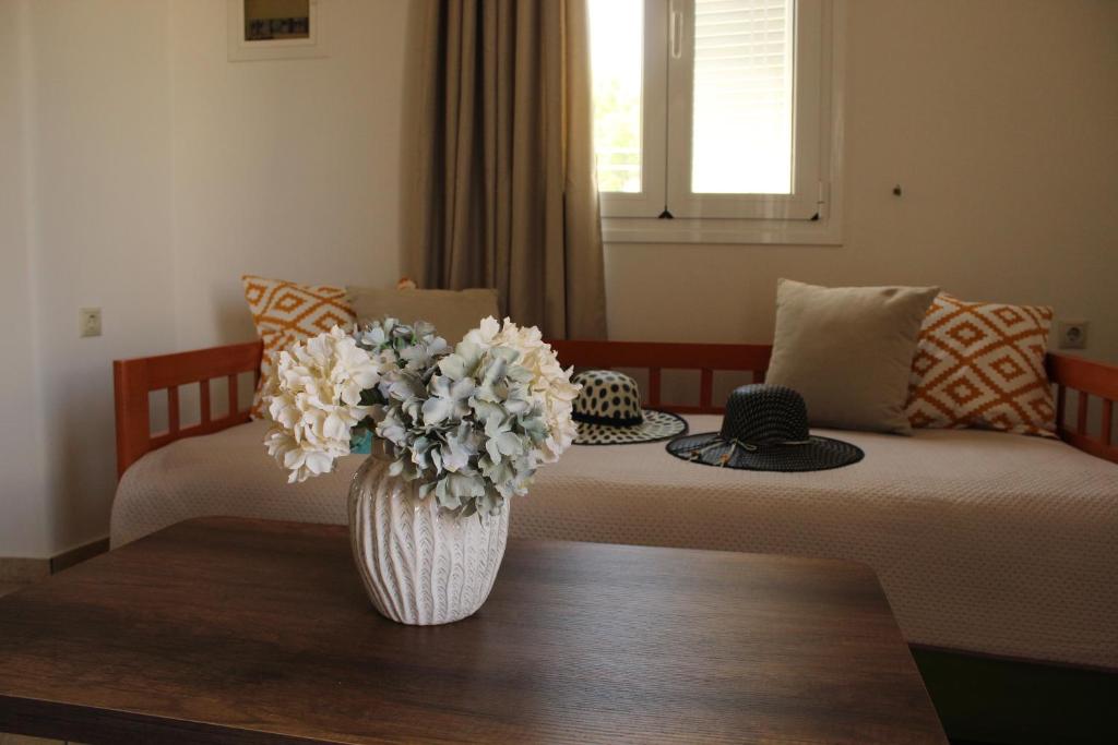 Posedenie v ubytovaní Dimokritos Apartment