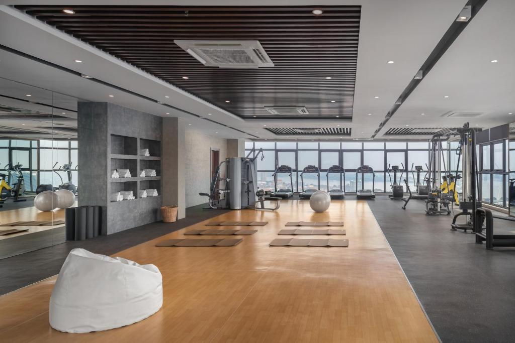 Fitness centrum a/nebo fitness zařízení v ubytování The Peninsula Phnom Penh