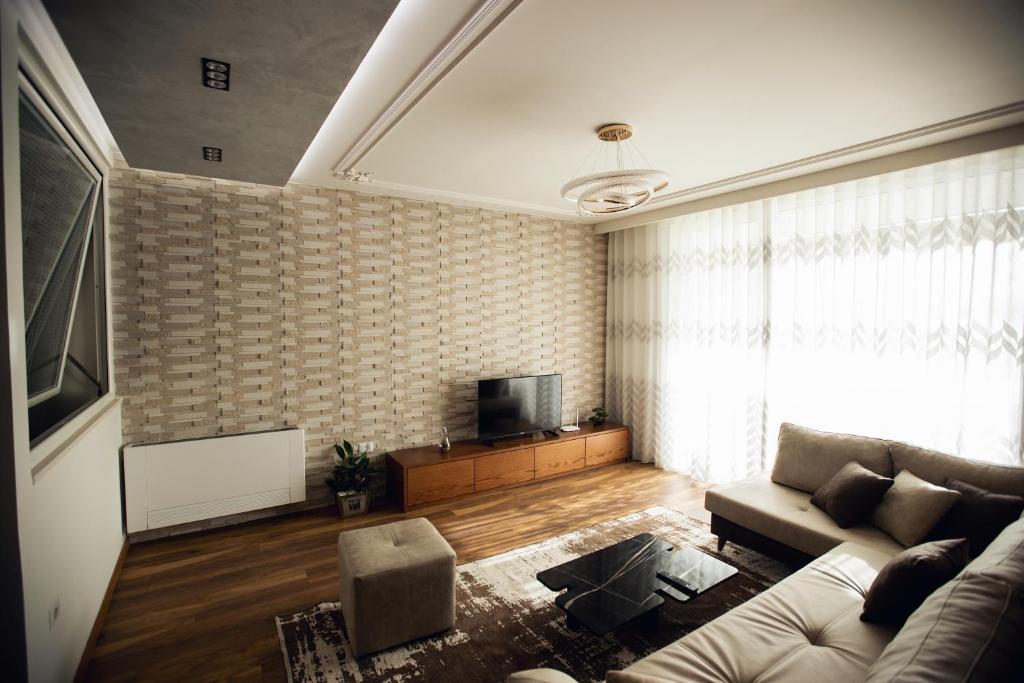 Skyline Apartment - Image 4