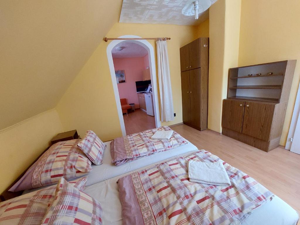 Petra Vendégház - Standard Apartment