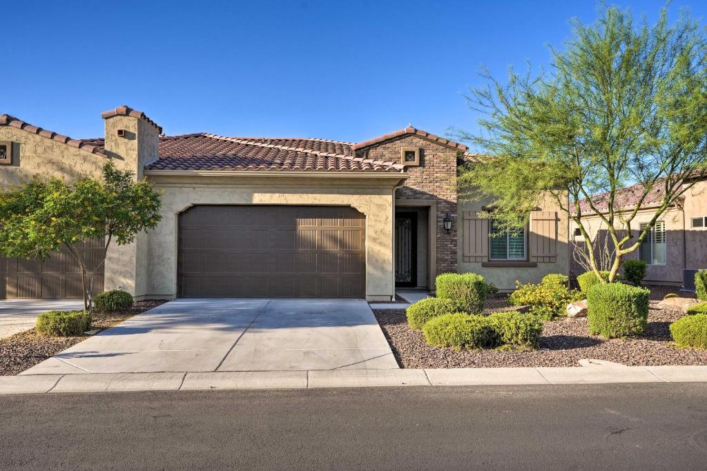 PebbleCreek Villa with Oasis Pool and Golf Course, Goodyear Updated
