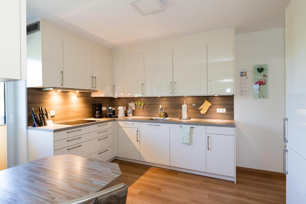 Kuchyň nebo kuchyňský kout v ubytování Ferienwohnung Morillenhang