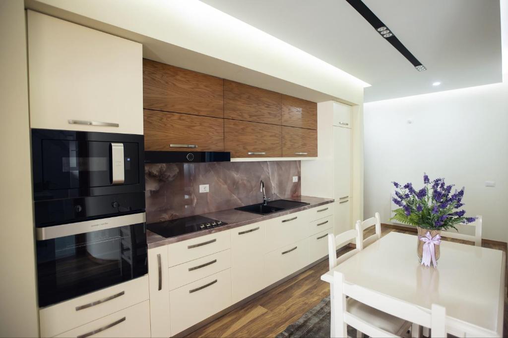 Tropicana Apartment - Imazhi 4