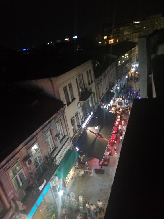 New Era Hotel Old Town Bucharest parking with fee nearby - 豪华双人房间与阳台