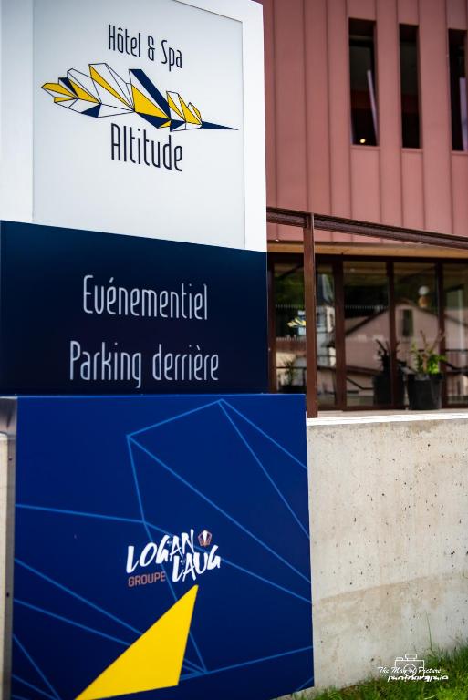 Certifikát, hodnocení, plakát nebo jiný dokument vystavený v ubytování Logis Hôtel Altitude et Spa Pierre-Percée