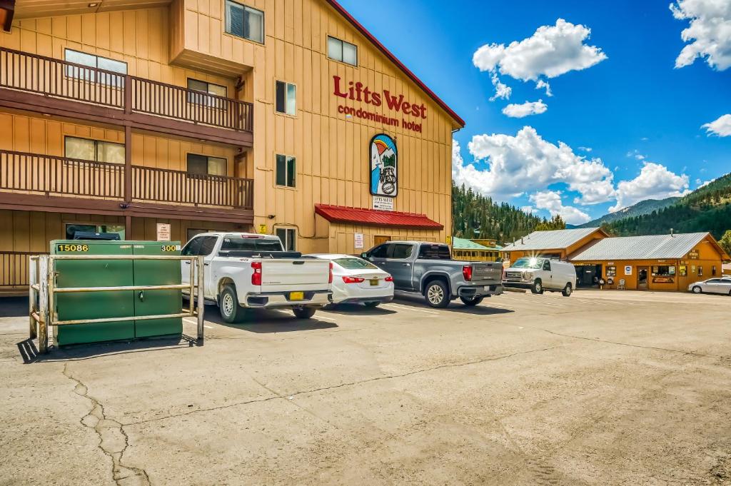Lovely Lifts West Getaway, Red River (updated prices 2025)