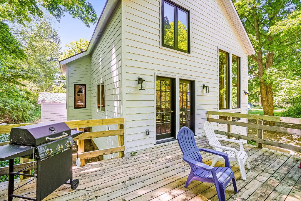 Benzimora, Benzonia (updated prices 2024)