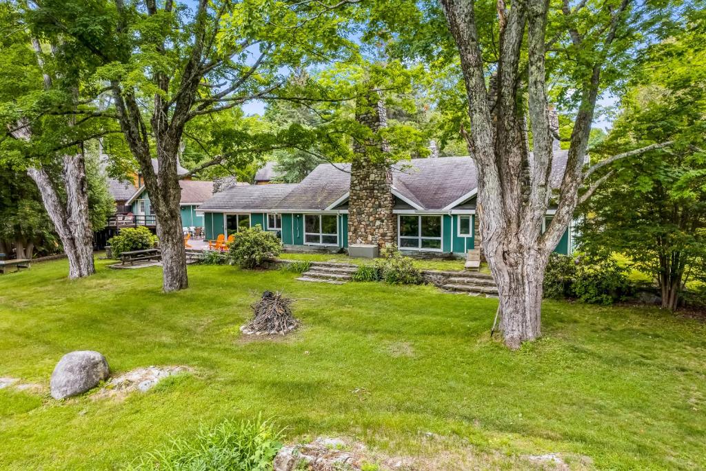Five Chimneys Lake House, Schroon Lake (updated prices 2024)