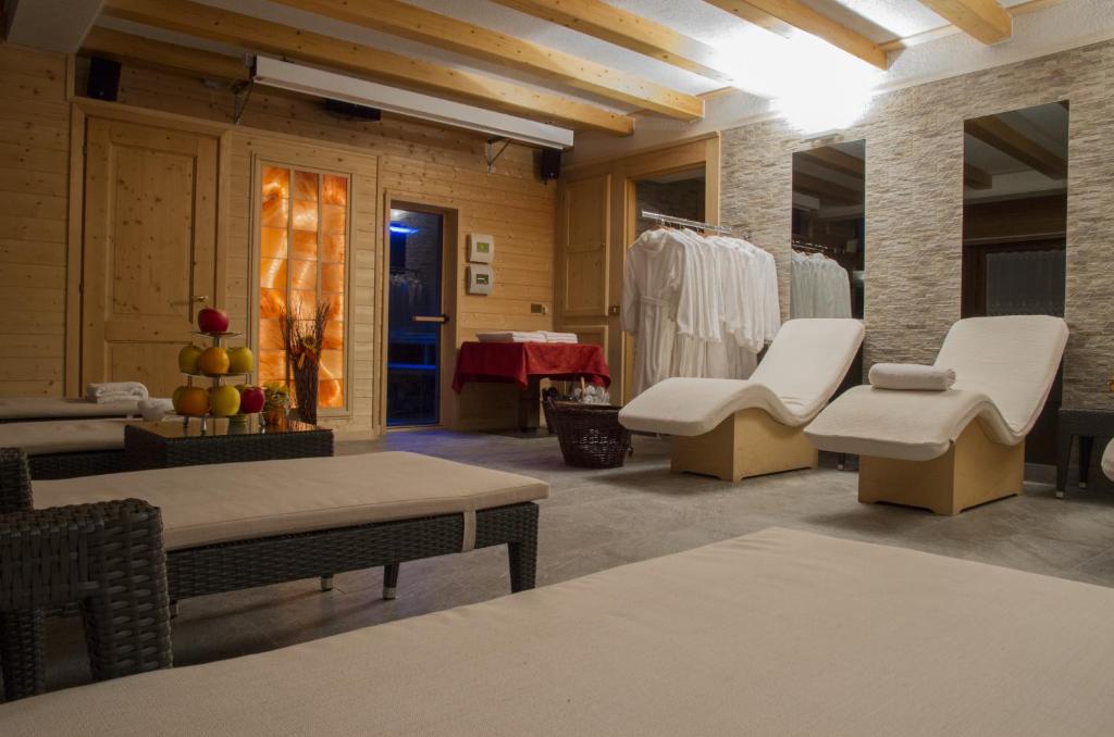 Posezení v ubytování Hotel Al Pelmo Wellness