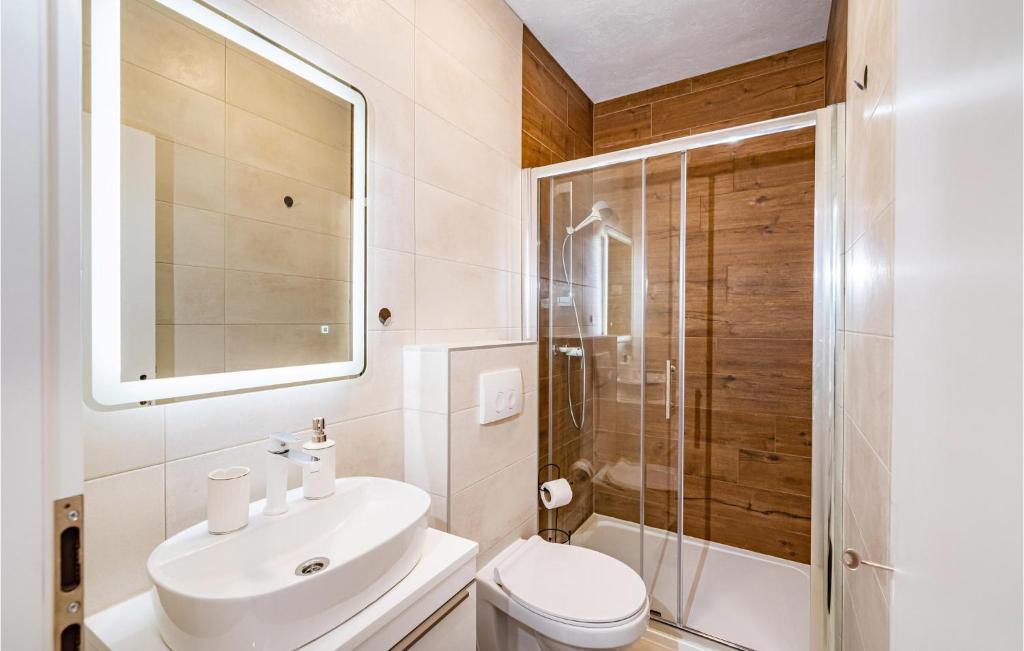 Kúpeľňa v ubytovaní 3 Bedroom Gorgeous Home In Pridraga
