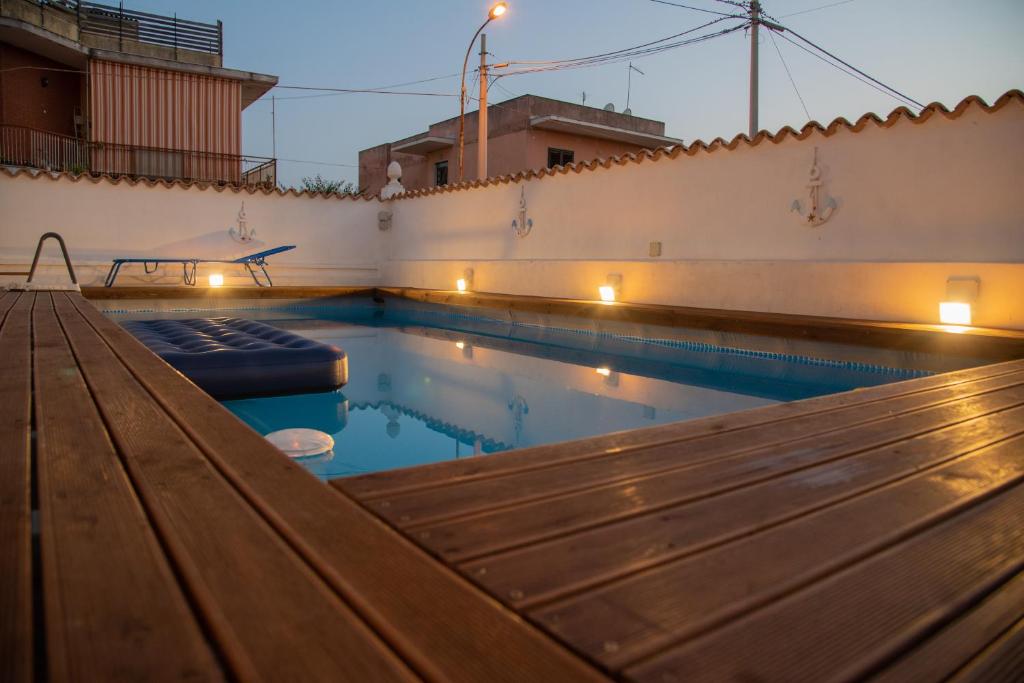 Bazén v ubytování A & G RELAX ROOMS nebo v jeho okolí